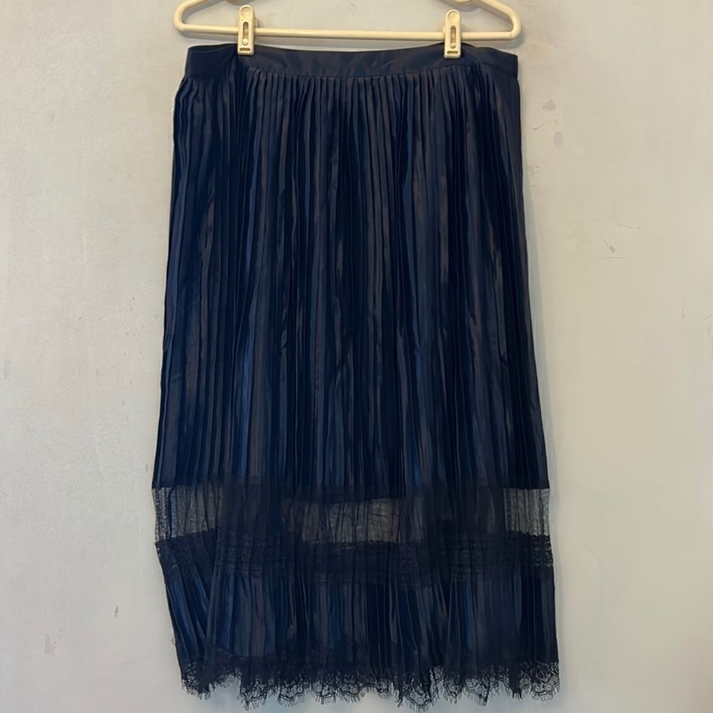Ultra Pink blue pleated skirt with sheer black panel black lace hem Size L New